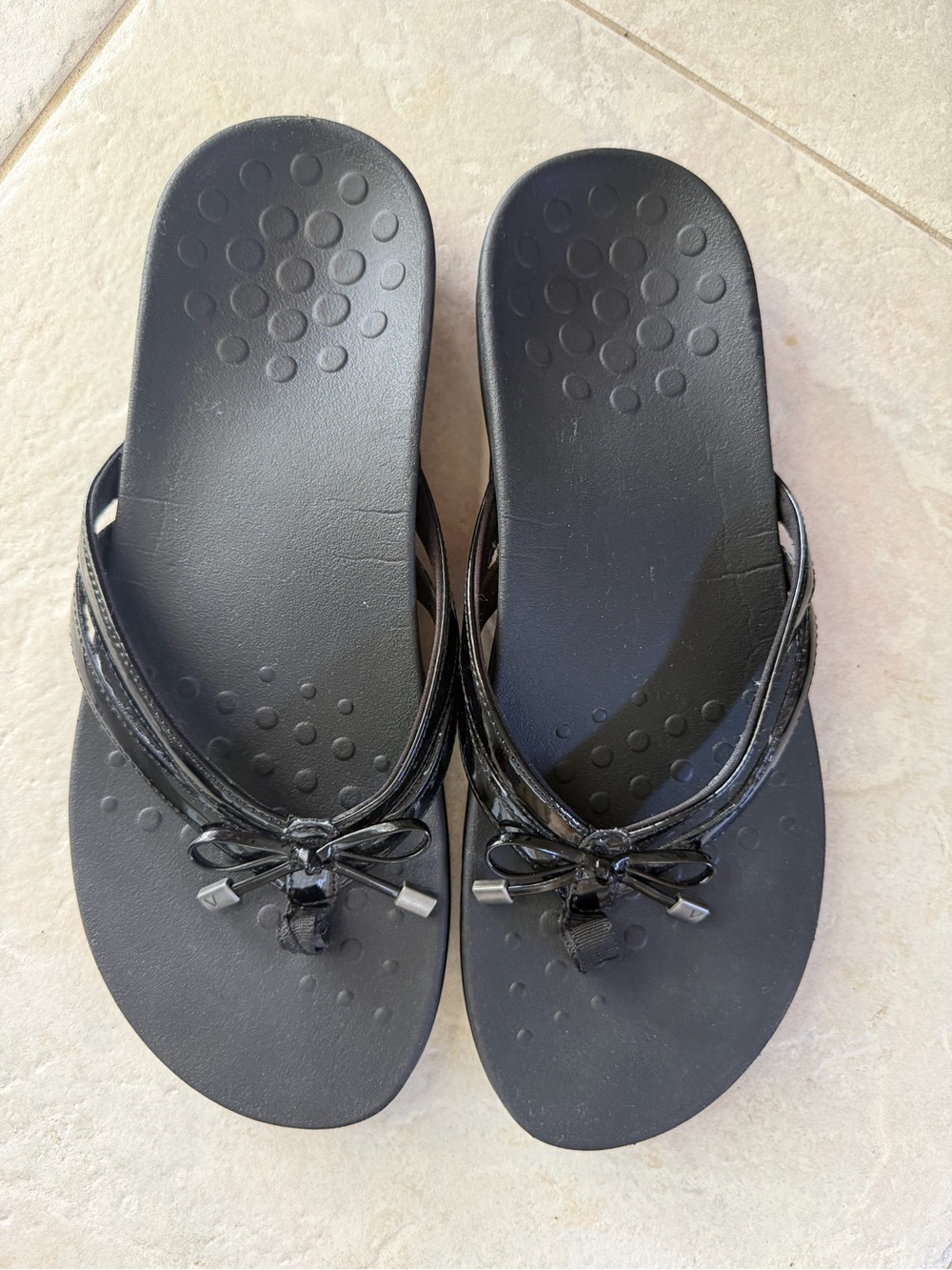 Vionic Black Bella Thong Sandals Flip Flops size 12